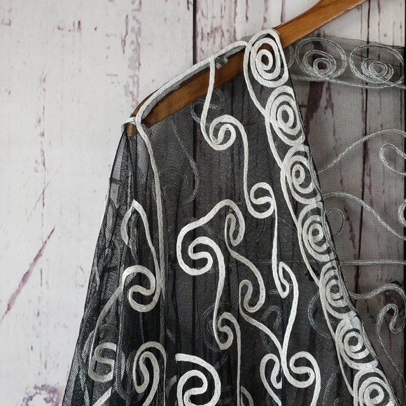 Step In Style Shawl Wrap Womens Size Large Sheer Embroidered Black - Picture 4 of 7